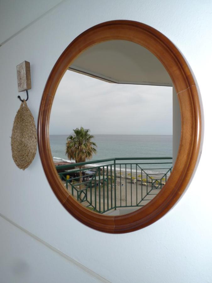 Torrox Costa Beachfront Apartment Kültér fotó